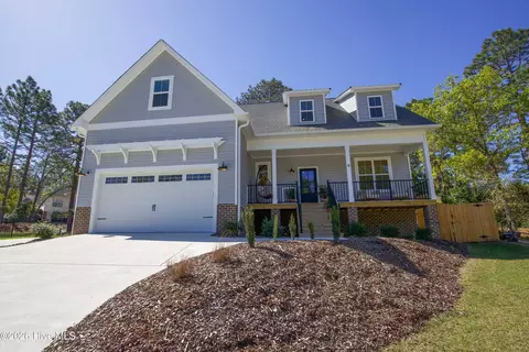 8 Raintree Ct, Pinehurst, NC 28374