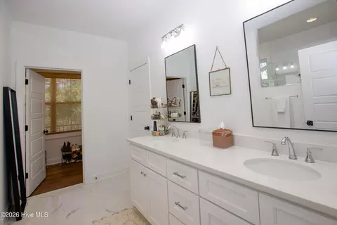 Bath - 8 Raintree Ct, Pinehurst, NC 28374 photo 2 of 8
