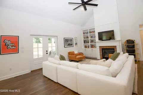 Living - 8 Raintree Ct, Pinehurst, NC 28374 photo 1 of 2