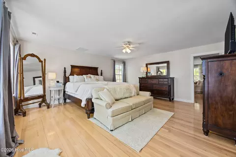 Bedroom - 127 Riverview Dr, Washington, NC 27889 photo 2 of 8