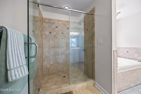Bath - 127 Riverview Dr, Washington, NC 27889 photo 3 of 8