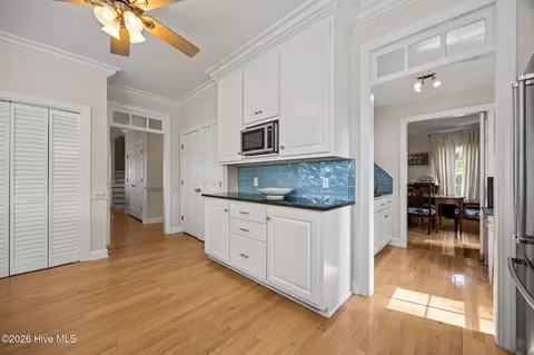 Kitchen - 127 Riverview Dr, Washington, NC 27889 photo 3 of 5