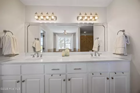 Bath - 127 Riverview Dr, Washington, NC 27889 photo 2 of 8