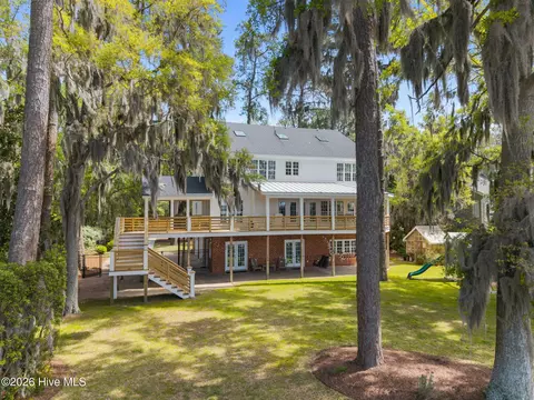 Exterior - 127 Riverview Dr, Washington, NC 27889 photo 4 of 9