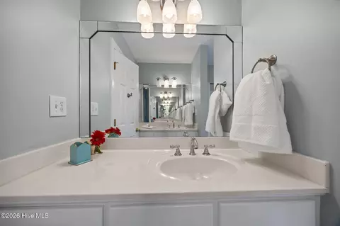 Bath - 127 Riverview Dr, Washington, NC 27889 photo 7 of 8