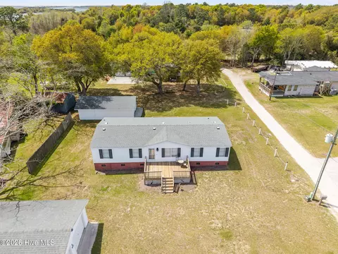 105 Crews Ln, Hubert, NC 28539 photo 3