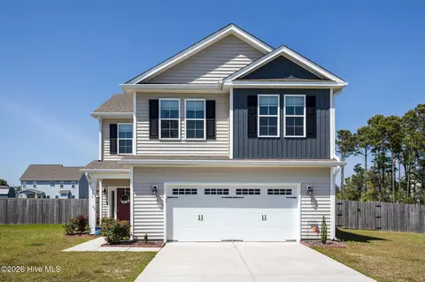 105 Starkey Creek Dr, Peletier, NC 28584