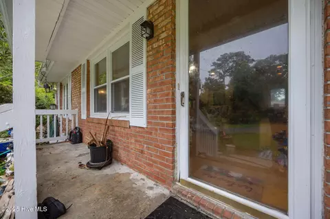 Exterior - 720 Lea Dr, Hampstead, NC 28443 photo 4 of 11