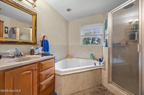 Bath - 720 Lea Dr, Hampstead, NC 28443 photo 1 of 5