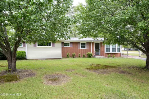321 N Church Ave, Garland, NC 28441
