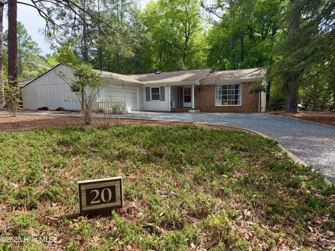 20 Merion Cir, Pinehurst, NC 28374