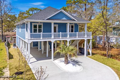 251 NE 66th St, Oak Island, NC 28465
