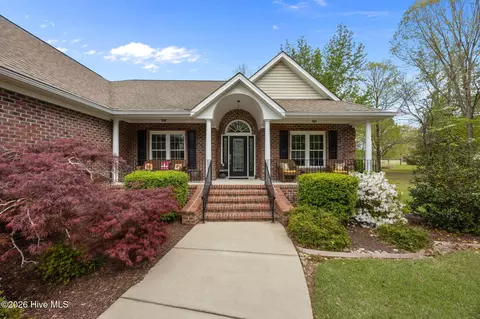 Exterior - 119 Arbon Ln, New Bern, NC 28562 photo 4 of 18