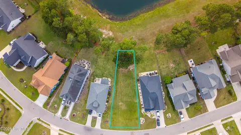 540 Moss Lake Ln, Holly Ridge, NC 28445