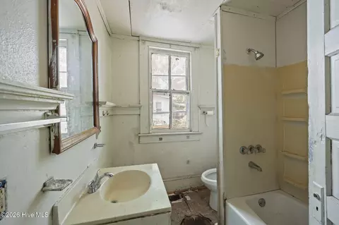 Bath - 409 Pender St E, Wilson, NC 27893 photo 1 of 1