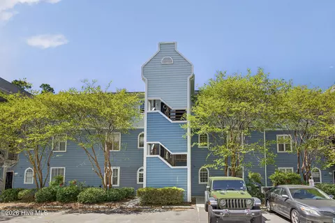 4230 Wilshire Blvd #304D, Wilmington, NC 28403