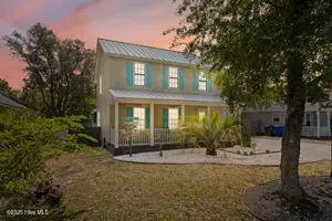 124 NE 15th St, Oak Island, NC 28465