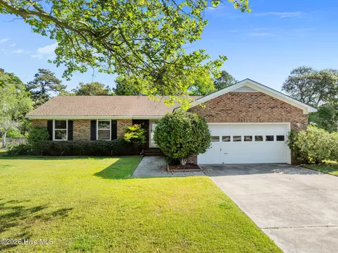 1820 Paulette Rd, Morehead City, NC 28557
