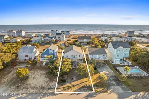 916 E Dolphin Dr, Oak Island, NC 28465