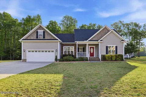 306 Willowbrook Dr, Pikeville, NC 27863