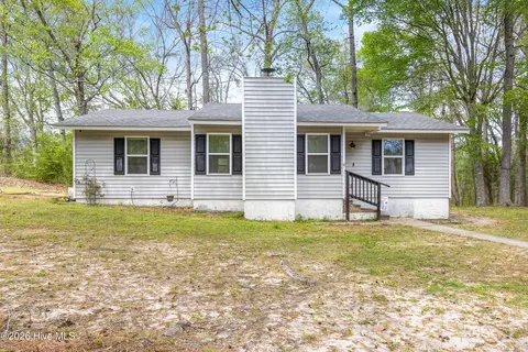 207 Winter Pl, Jacksonville, NC 28540