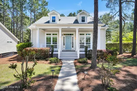 4095 Country Garden Ln, Southport, NC 28461