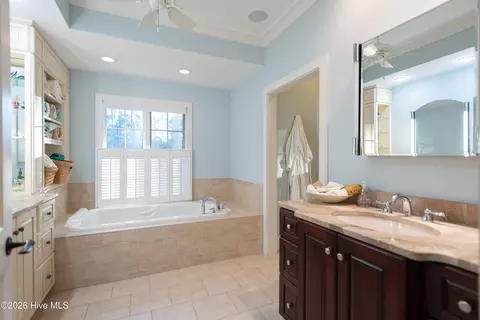 Bath - 37 Mcmichael Dr, Pinehurst, NC 28374 photo 9 of 12