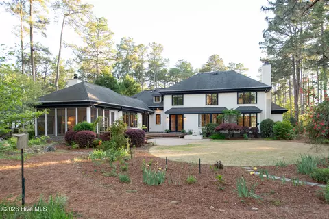37 Mcmichael Dr, Pinehurst, NC 28374