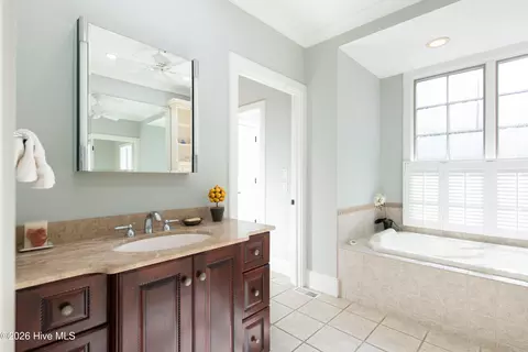 Bath - 37 Mcmichael Dr, Pinehurst, NC 28374 photo 2 of 12