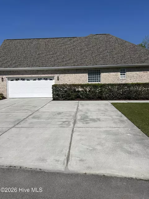 411 Oakmont Dr, Morehead City, NC 28557