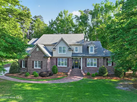705 Kensington Dr, Greenville, NC 27858