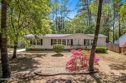 313 Ocean Forest Dr NW, Calabash, NC 28467