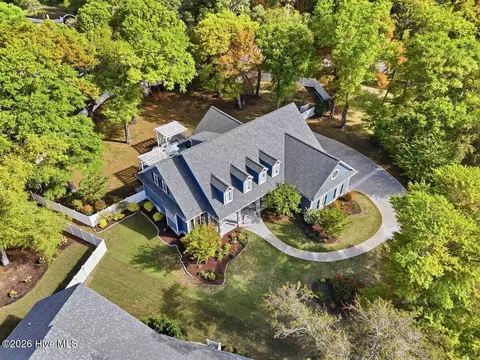 6179 Compass Ct, Southport, NC 28461