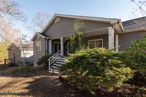 Exterior - 508 Rockfish St, Edenton, NC 27932 photo 1 of 18
