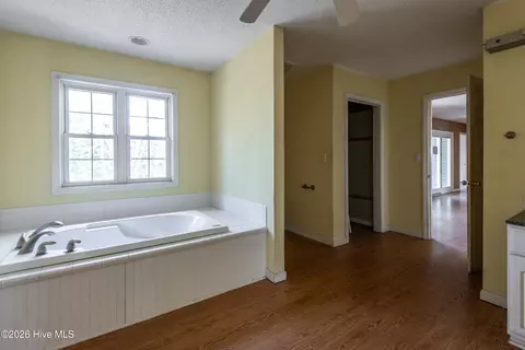 Entry Way - 508 Rockfish St, Edenton, NC 27932 photo 2 of 2