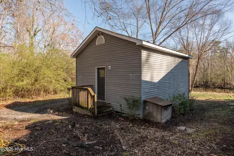Exterior - 508 Rockfish St, Edenton, NC 27932 photo 4 of 18