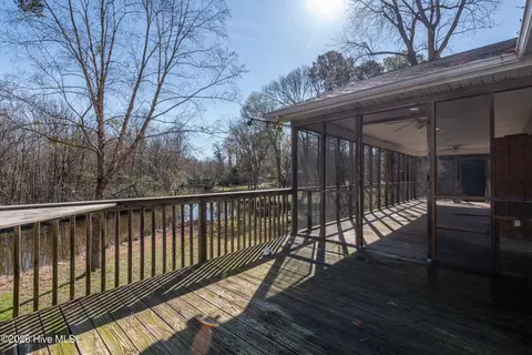Exterior - 508 Rockfish St, Edenton, NC 27932 photo 2 of 18