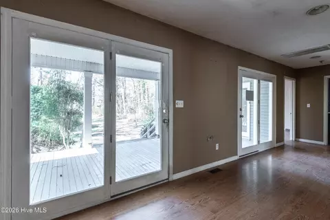 Living - 508 Rockfish St, Edenton, NC 27932 photo 1 of 3