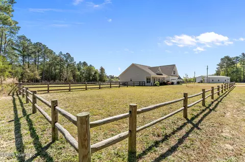 Exterior - 461 Monroe Rd, Cameron, NC 28326 photo 2 of 3