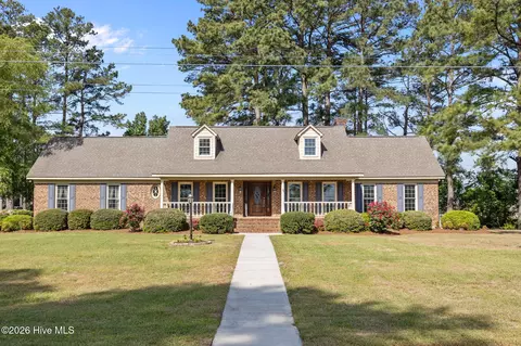 4104 Oakdale Dr, Ayden, NC 28513