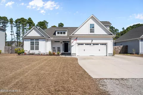 119 Penquin Pl, Hampstead, NC 28443