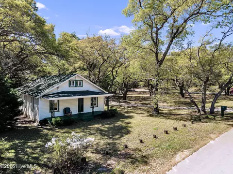 102 Ned Ln, Swansboro, NC 28584