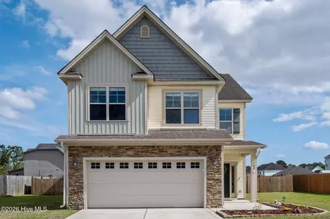 102 Stonewater Ln, Jacksonville, NC 28546