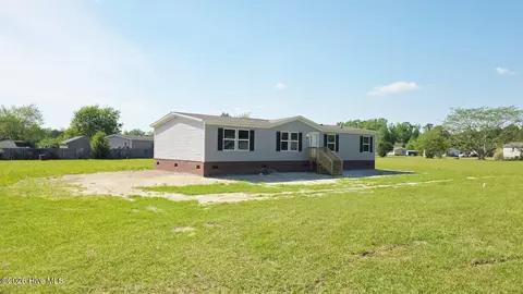 66 Turkey Creek Rd, Rocky Point, NC 28457