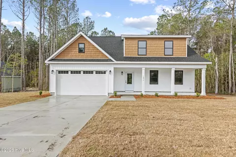 68 Whispering Pines Ct, Hampstead, NC 28443