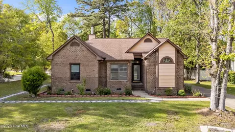 801 Deerfoot Cir, New Bern, NC 28562