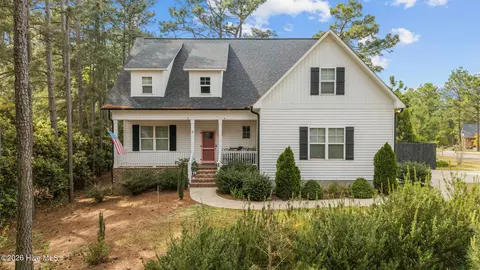 4 New Bedford Cir, Pinehurst, NC 28374
