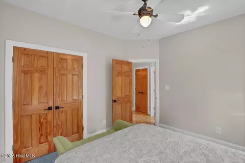 Bedroom - 707 N Green Tee Rd, Hampstead, NC 28443 photo 5 of 7