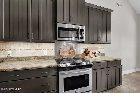 Kitchen - 707 N Green Tee Rd, Hampstead, NC 28443 photo 3 of 5