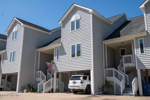 352 Edgewater Rd, Washington, NC 27889